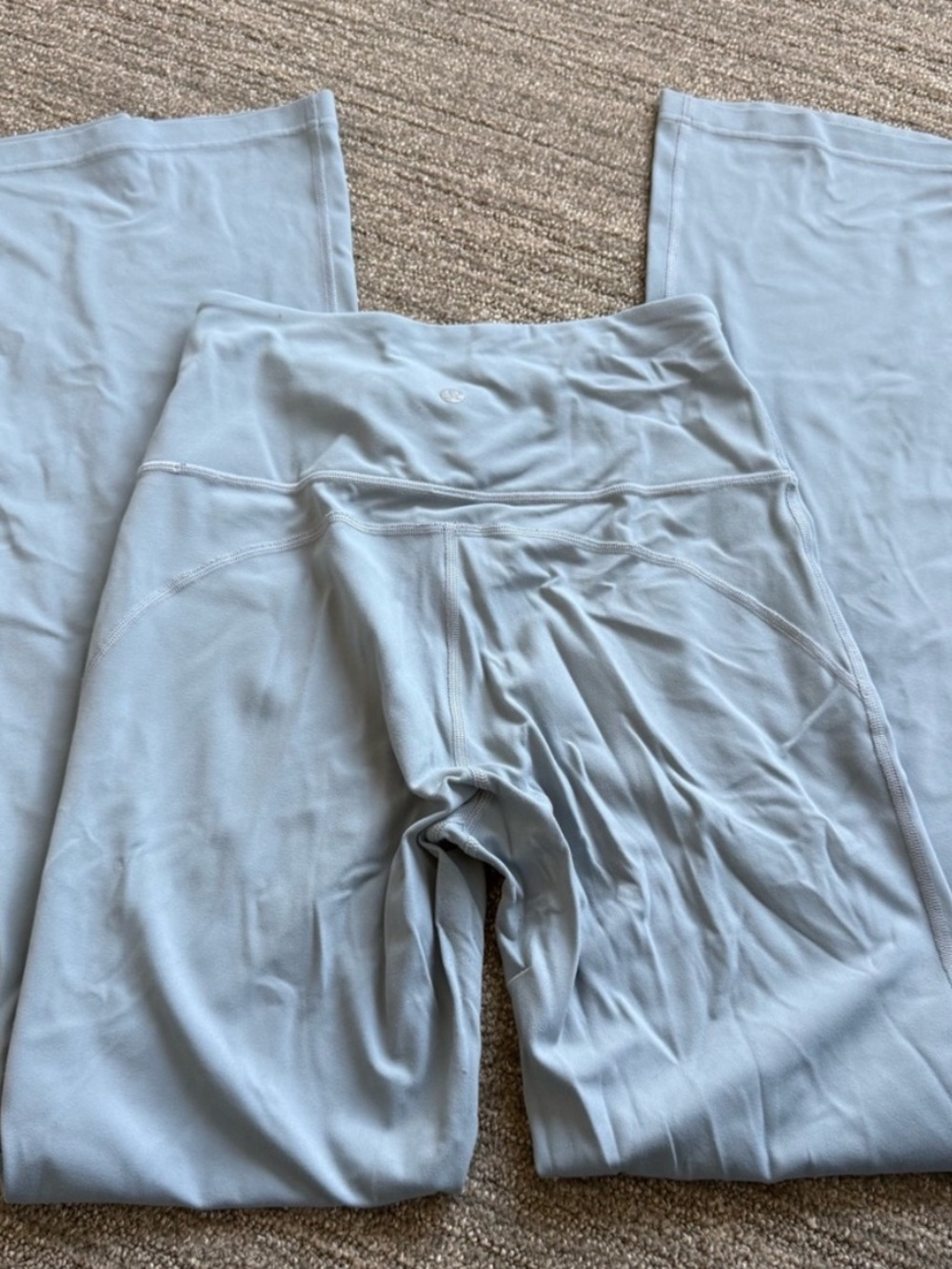 Lululemon Groove Super-High-Rise Flared Pant Nulu
Chambray